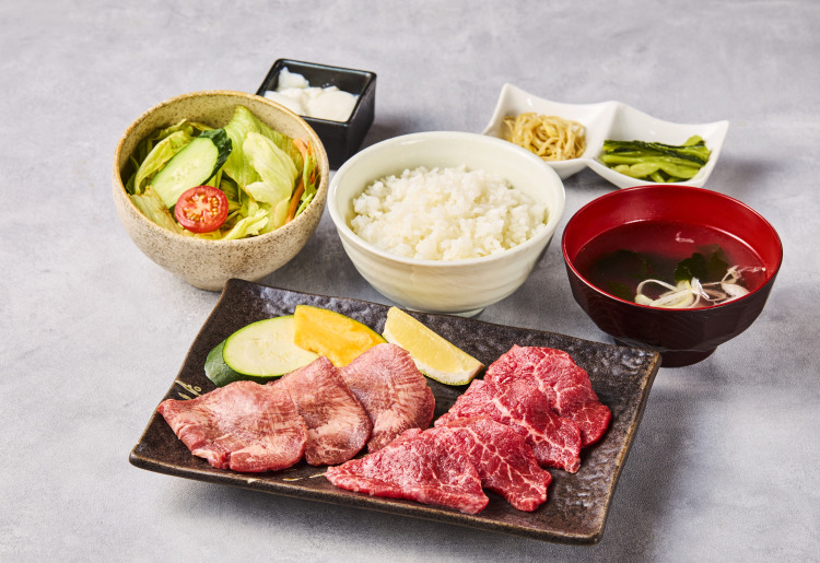 ❺ 牛タン (輸入牛)と国産牛のランチ